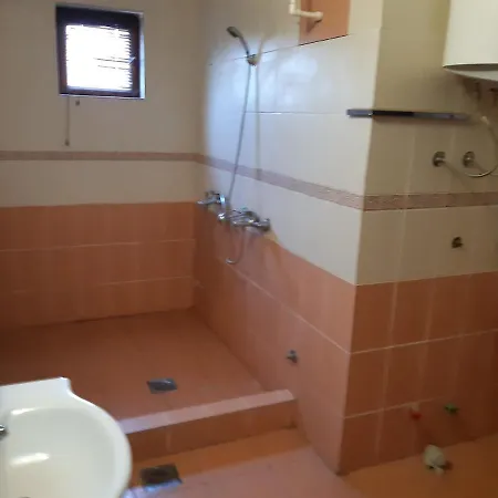 Prenociste Pecinci Biker Friendly Apartment Exterior photo