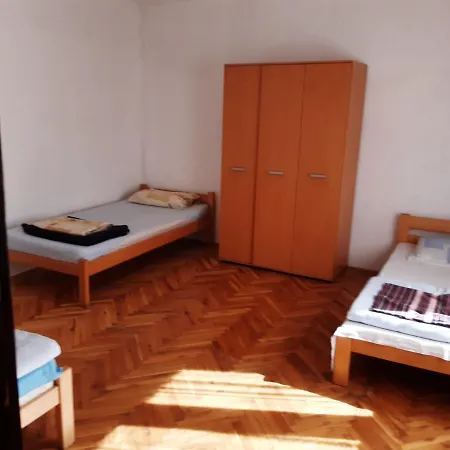Prenociste Pecinci Biker Friendly Apartment Exterior photo