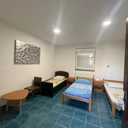 Prenociste Pecinci Biker Friendly Apartment Exterior photo